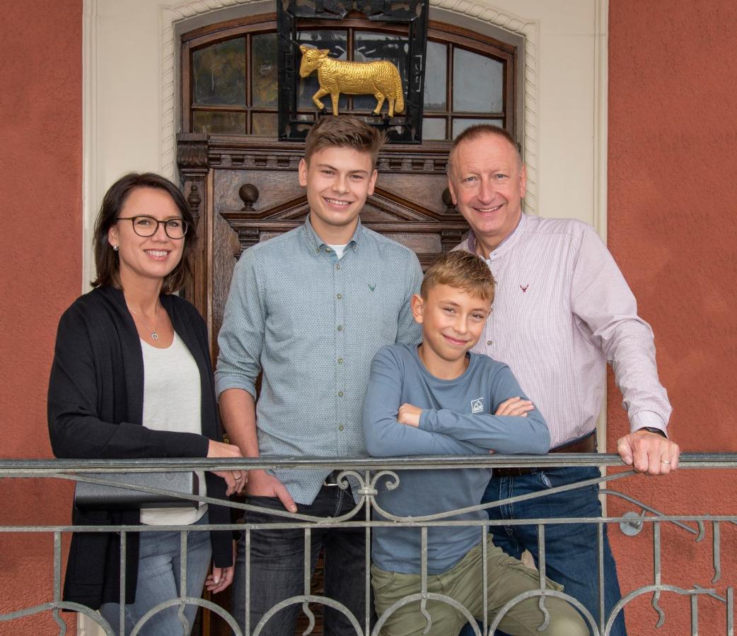 Gasthof Zum Goldenen Lamm Wettelsheim Exteriör bild